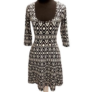 Forever 21 Black and White Long Sleeve Geometric Print Mini Dress Small